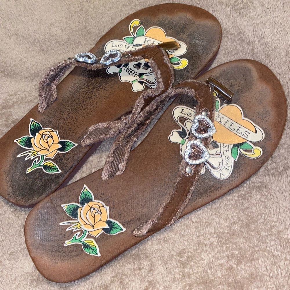 Love kills sandals